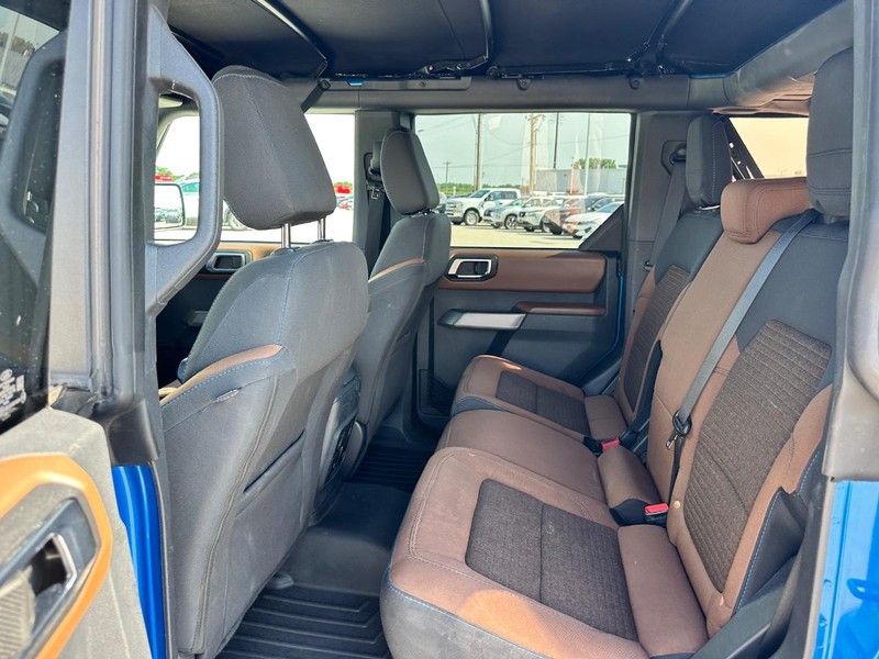 Ford Bronco Vehicle Full-screen Gallery Image 10