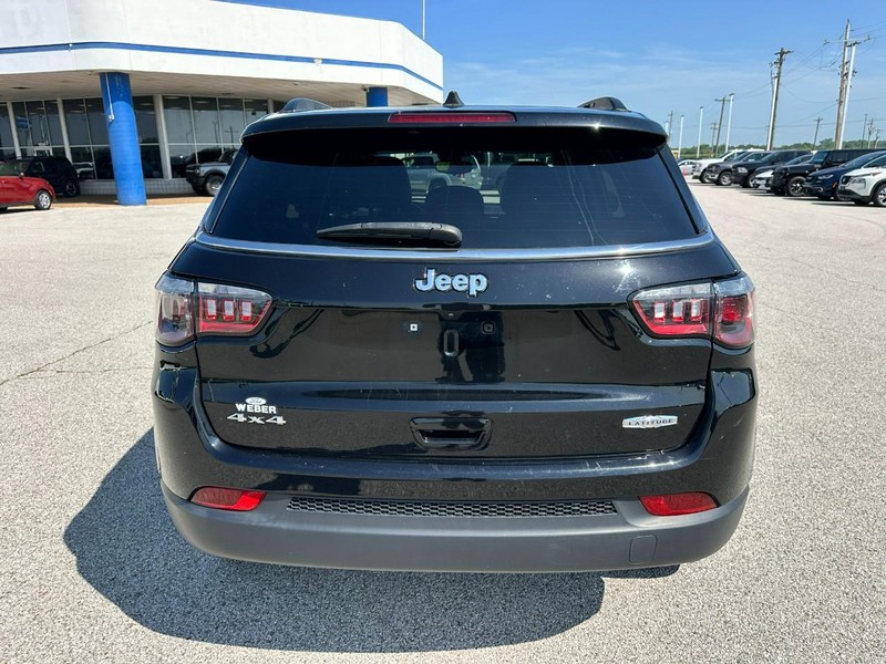 Jeep Compass Vehicle Full-screen Gallery Image 4