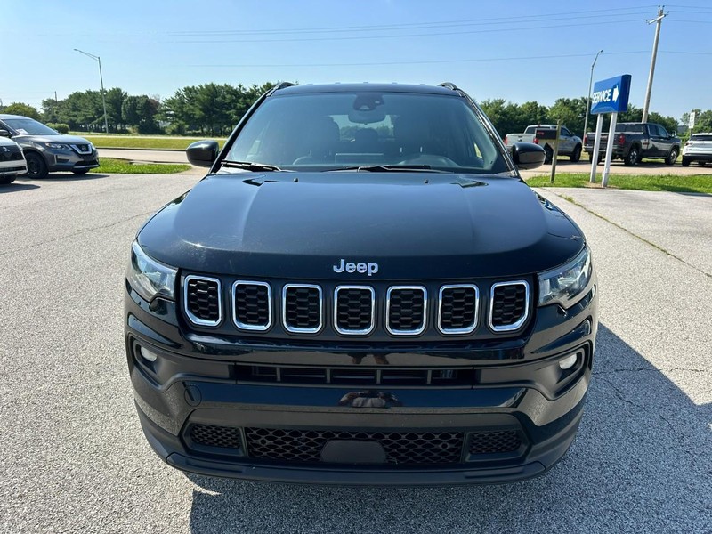 Jeep Compass Vehicle Full-screen Gallery Image 9
