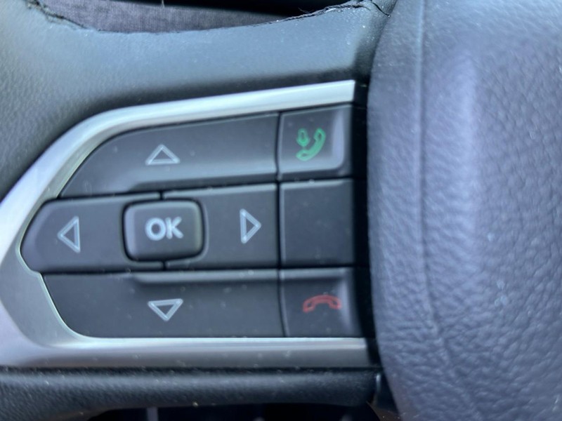 Jeep Compass Vehicle Full-screen Gallery Image 18