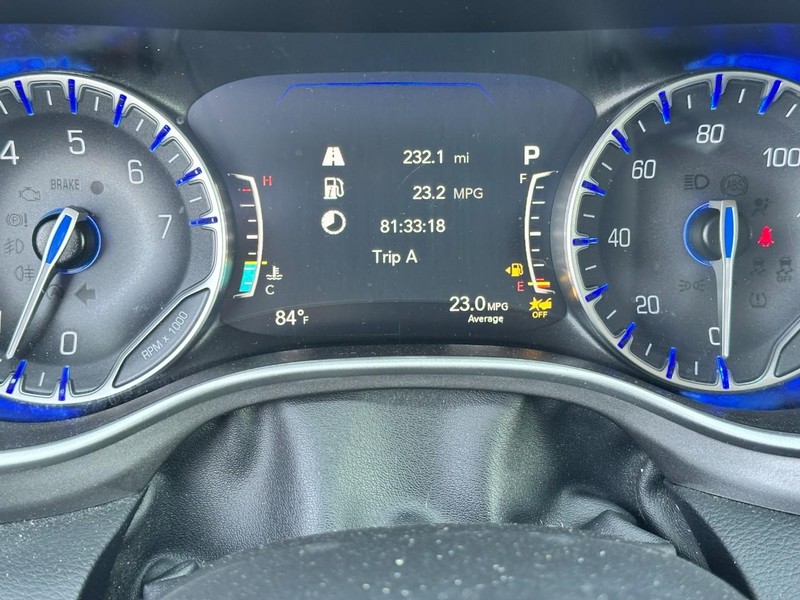 Chrysler Pacifica Vehicle Full-screen Gallery Image 22