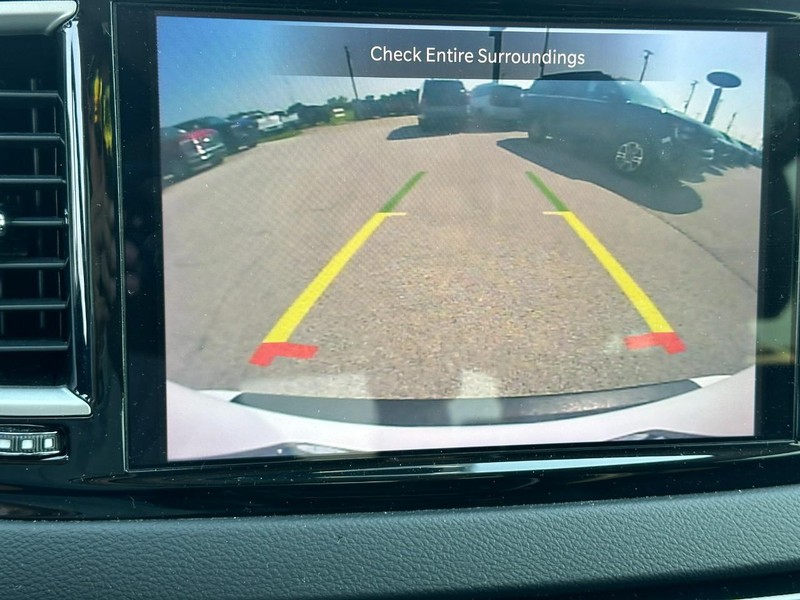 Chrysler Pacifica Vehicle Full-screen Gallery Image 23