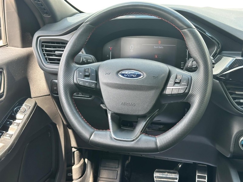 Ford Escape Vehicle Full-screen Gallery Image 12