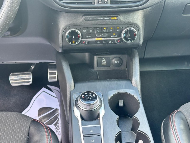 Ford Escape Vehicle Full-screen Gallery Image 14