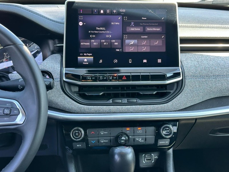 Jeep Compass Vehicle Full-screen Gallery Image 13