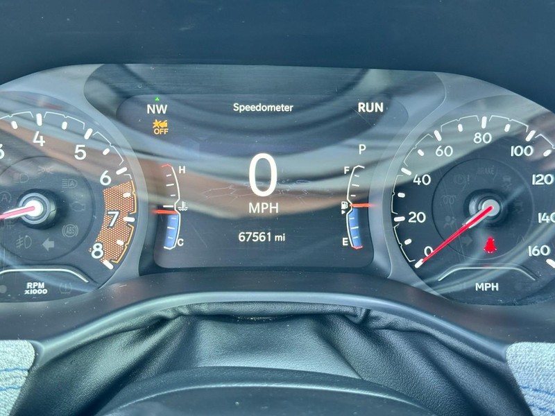 Jeep Compass Vehicle Full-screen Gallery Image 20