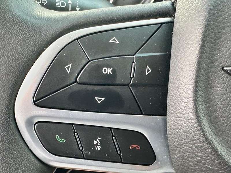 Chrysler Pacifica Vehicle Full-screen Gallery Image 20