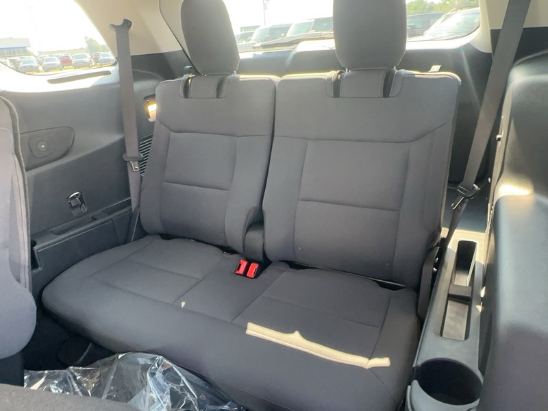 Ford Explorer Vehicle Full-screen Gallery Image 5
