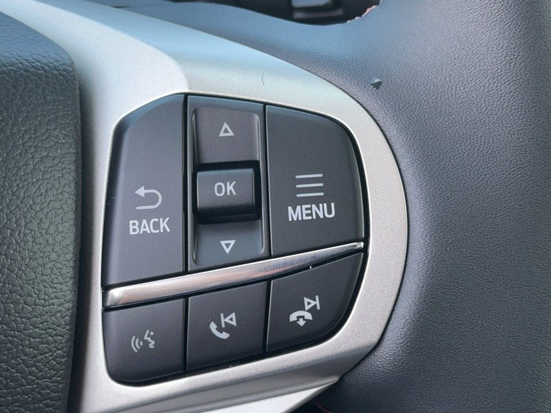 Ford Explorer Vehicle Full-screen Gallery Image 14
