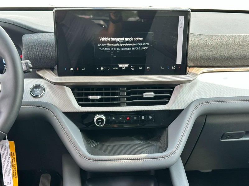 Ford Explorer Vehicle Full-screen Gallery Image 7