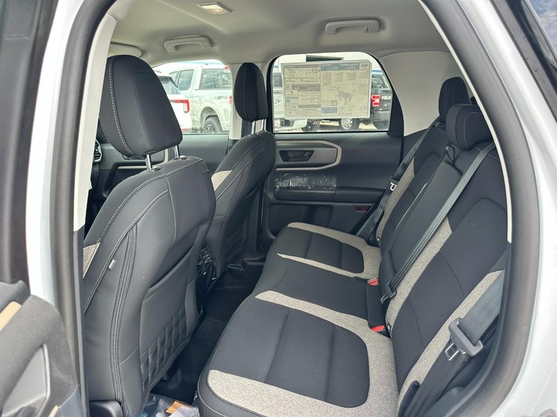 Ford Bronco Sport Vehicle Full-screen Gallery Image 4