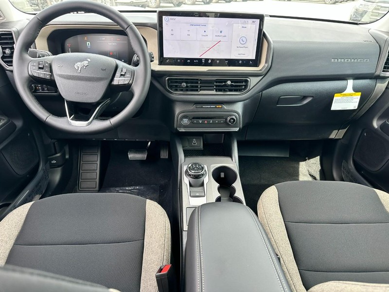 Ford Bronco Sport Vehicle Full-screen Gallery Image 5