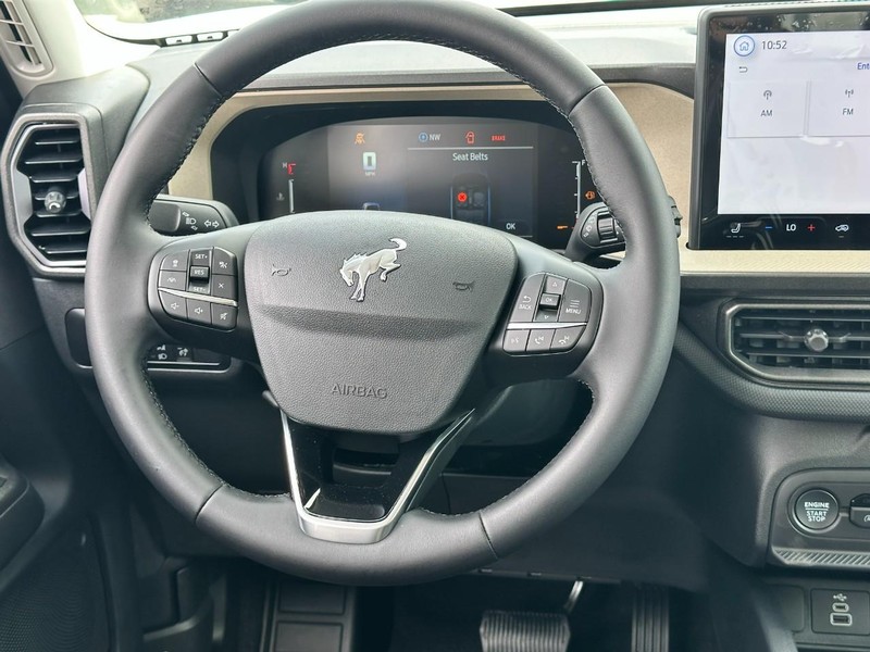 Ford Bronco Sport Vehicle Full-screen Gallery Image 6