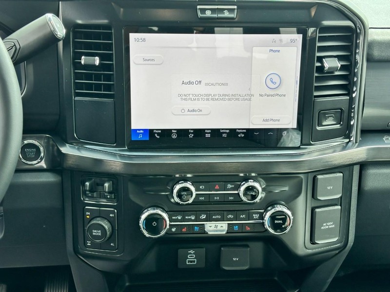 Ford Super Duty F-250 SRW Vehicle Full-screen Gallery Image 7