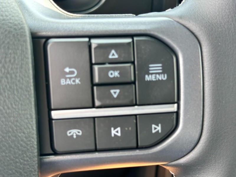 Ford Super Duty F-250 SRW Vehicle Full-screen Gallery Image 13