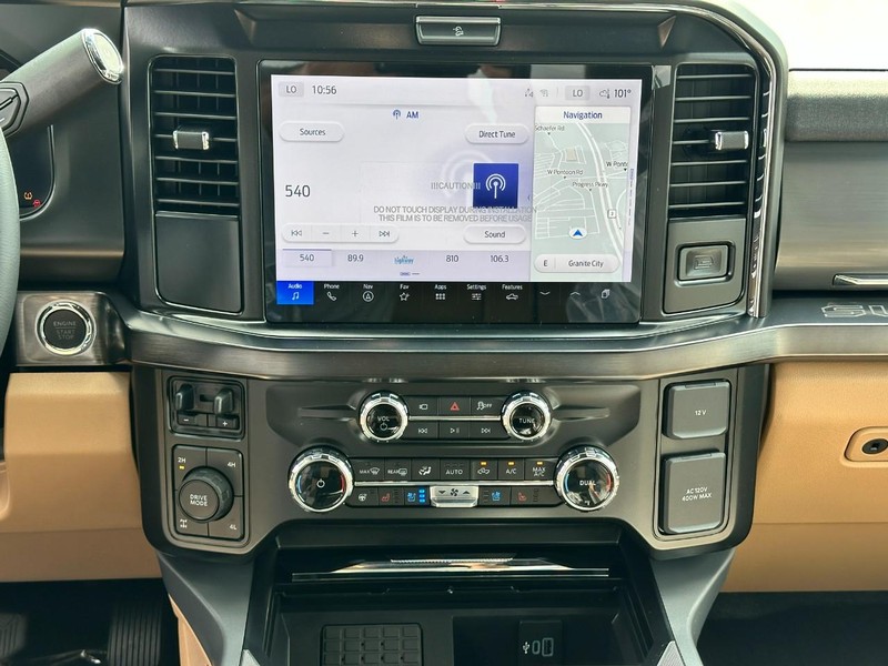 Ford Super Duty F-350 SRW Vehicle Full-screen Gallery Image 7