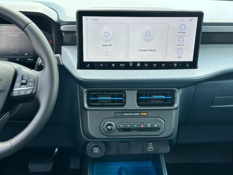 Ford Maverick Vehicle Full-screen Gallery Image 7