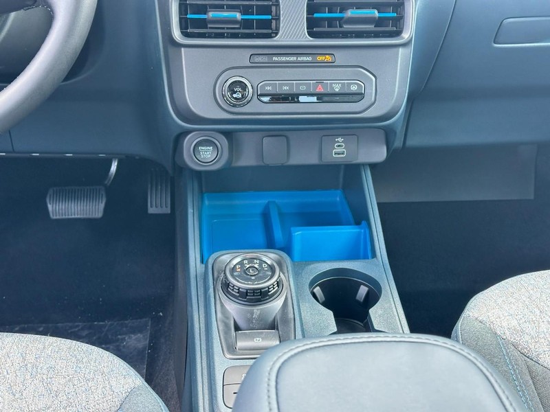 Ford Maverick Vehicle Full-screen Gallery Image 8