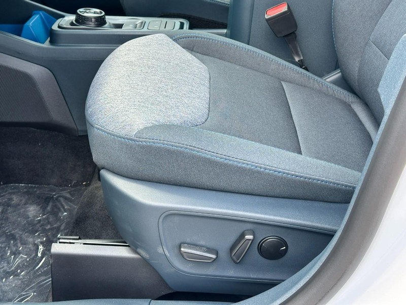 Ford Maverick Vehicle Full-screen Gallery Image 10