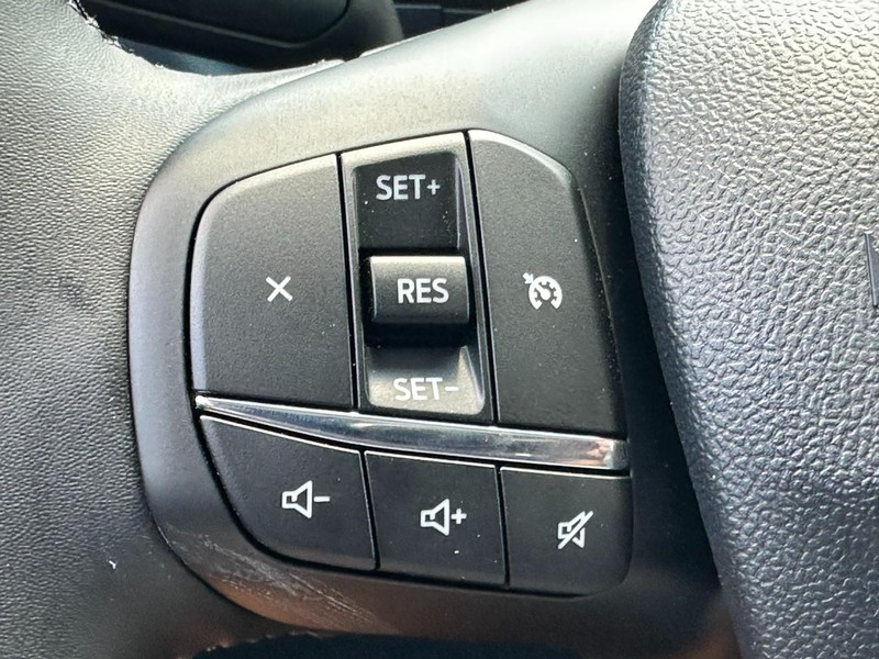 Ford Maverick Vehicle Full-screen Gallery Image 11