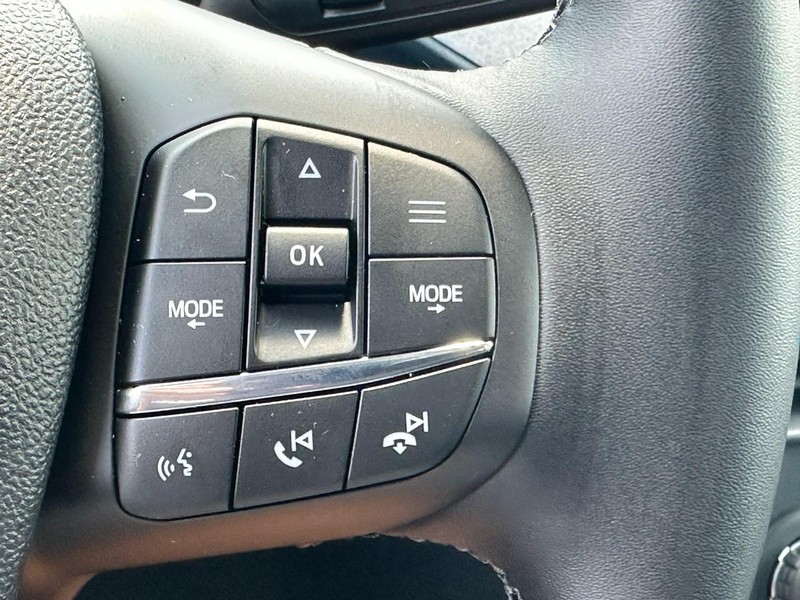 Ford Maverick Vehicle Full-screen Gallery Image 12