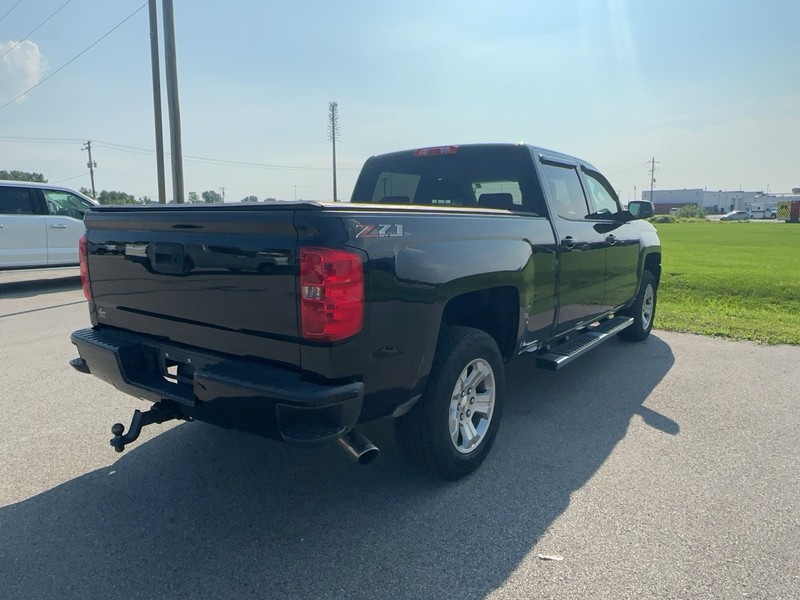 Chevrolet Silverado 1500 Vehicle Full-screen Gallery Image 3