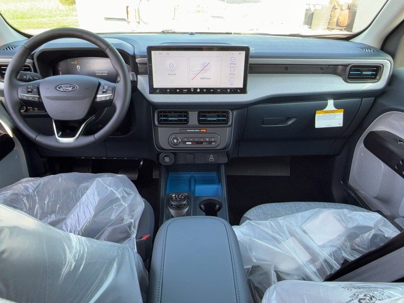 Ford Maverick Vehicle Full-screen Gallery Image 6