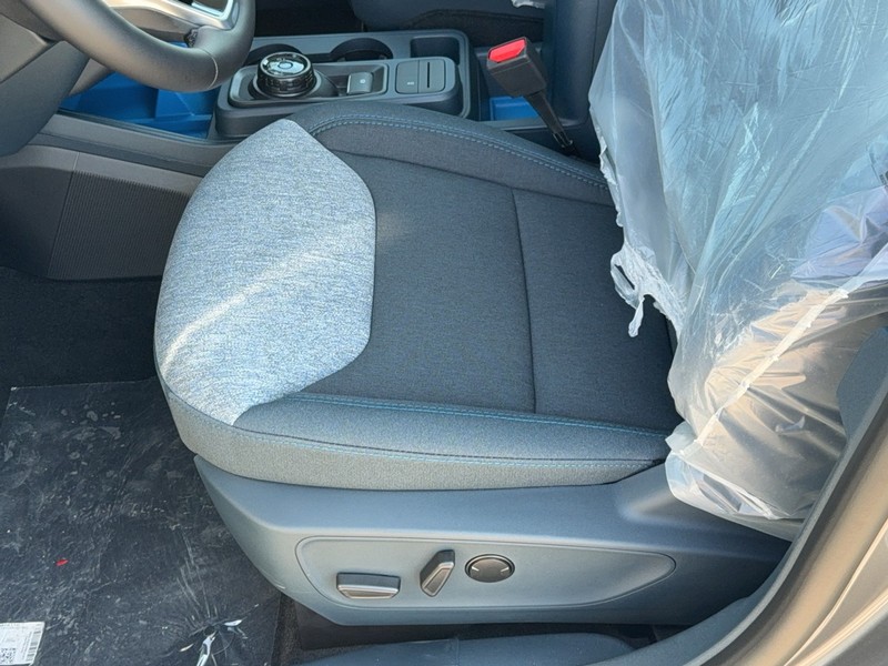 Ford Maverick Vehicle Full-screen Gallery Image 10