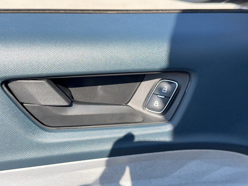 Ford Maverick Vehicle Full-screen Gallery Image 11