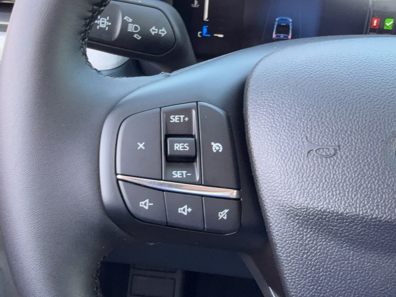 Ford Maverick Vehicle Full-screen Gallery Image 14