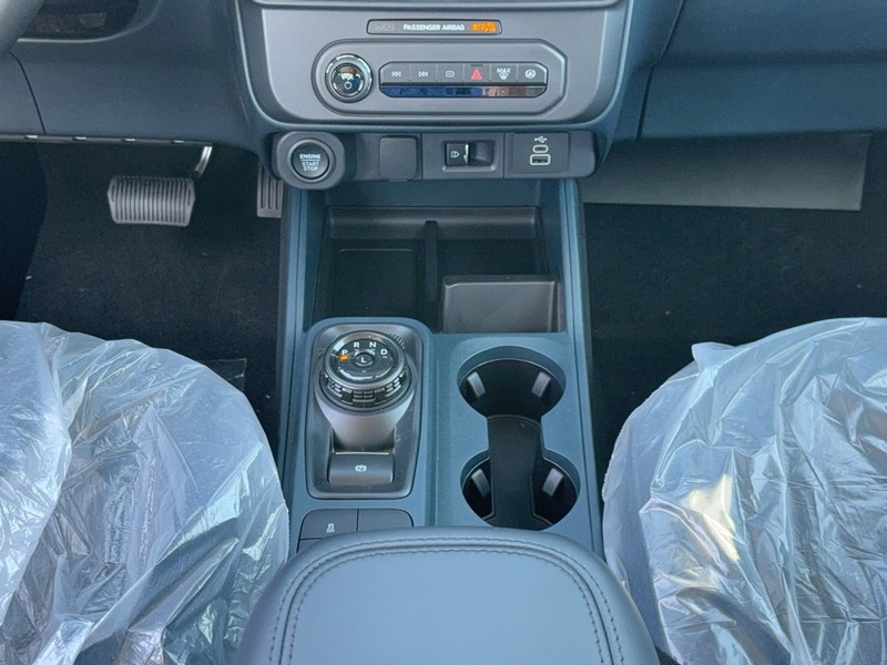 Ford Maverick Vehicle Full-screen Gallery Image 9