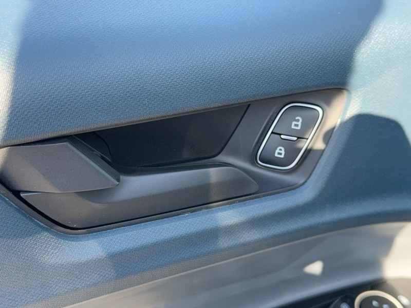 Ford Maverick Vehicle Full-screen Gallery Image 11