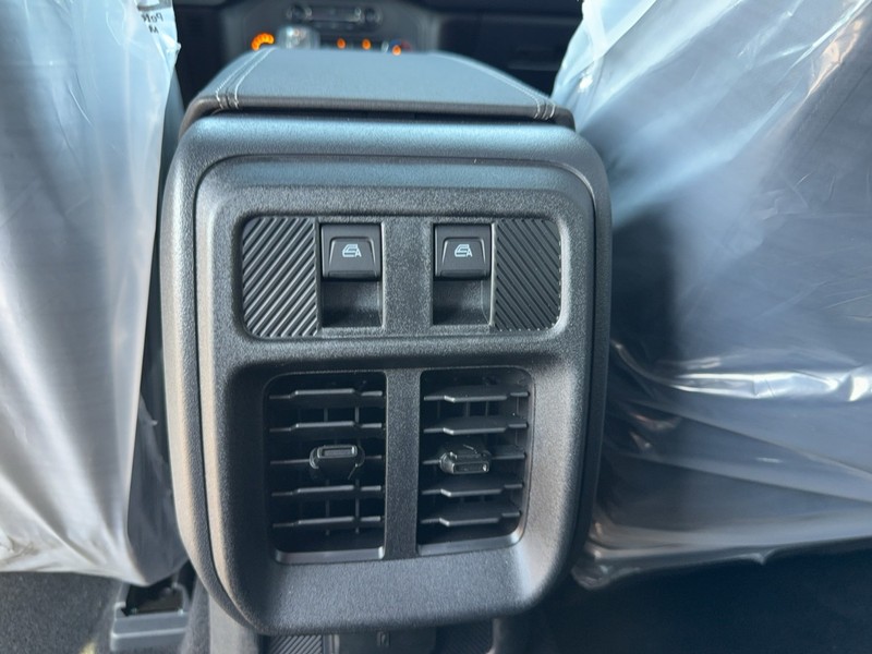 Ford Bronco Vehicle Full-screen Gallery Image 5