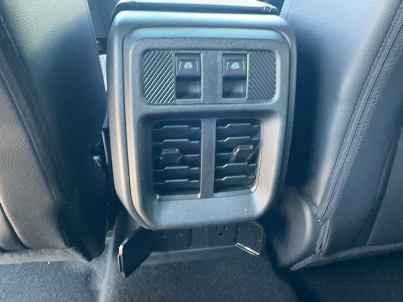 Ford Bronco Vehicle Full-screen Gallery Image 5