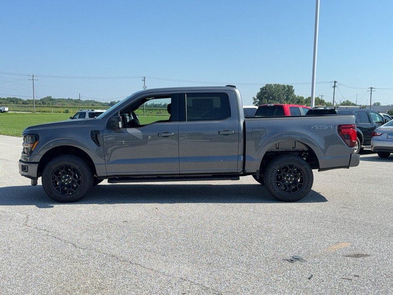 Ford F-150 Vehicle Full-screen Gallery Image 2