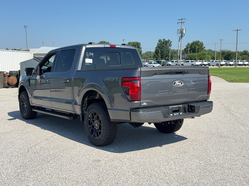 Ford F-150 Vehicle Full-screen Gallery Image 3
