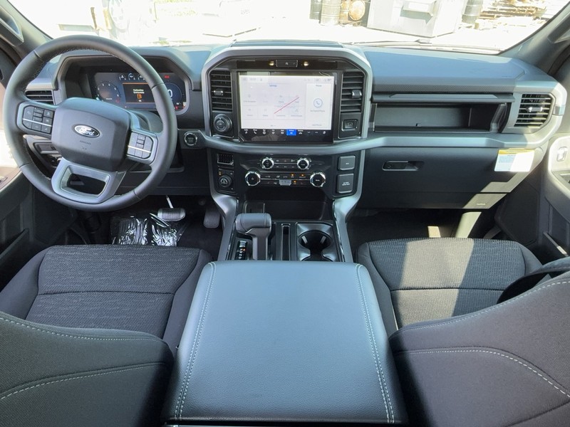 Ford F-150 Vehicle Full-screen Gallery Image 6