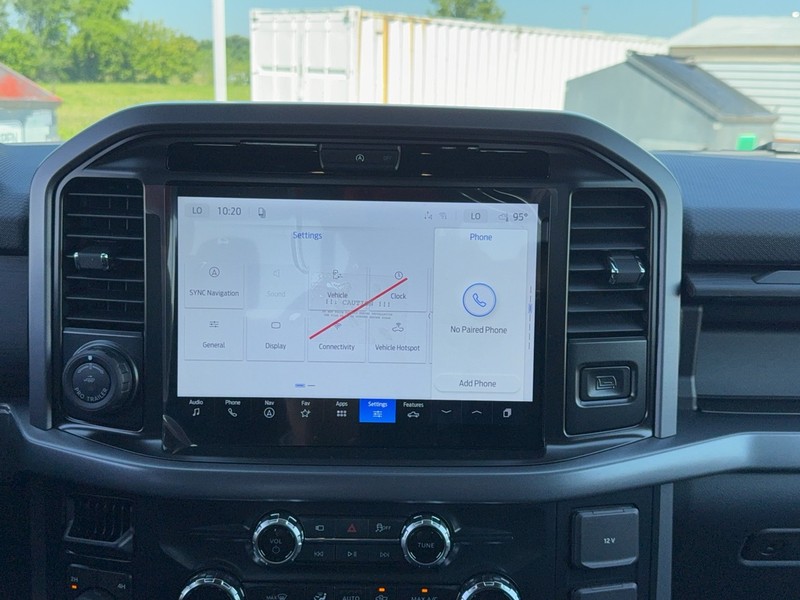 Ford F-150 Vehicle Full-screen Gallery Image 8