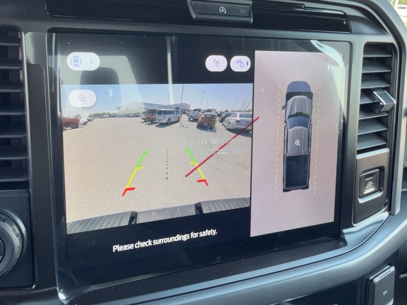 Ford F-150 Vehicle Full-screen Gallery Image 17
