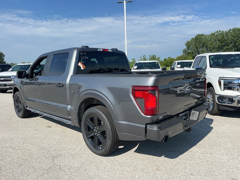 Ford F-150 Vehicle Full-screen Gallery Image 3