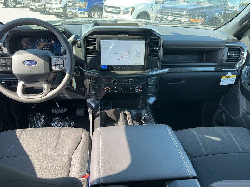 Ford F-150 Vehicle Full-screen Gallery Image 6