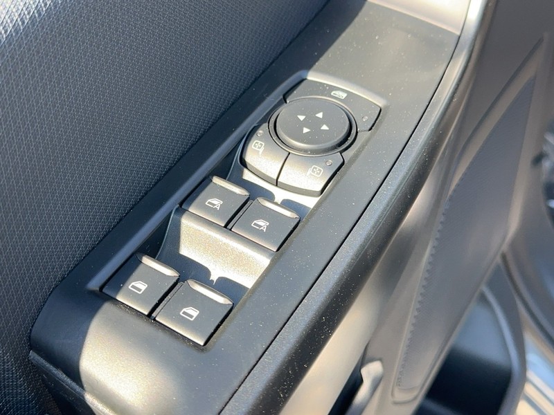 Ford F-150 Vehicle Full-screen Gallery Image 10