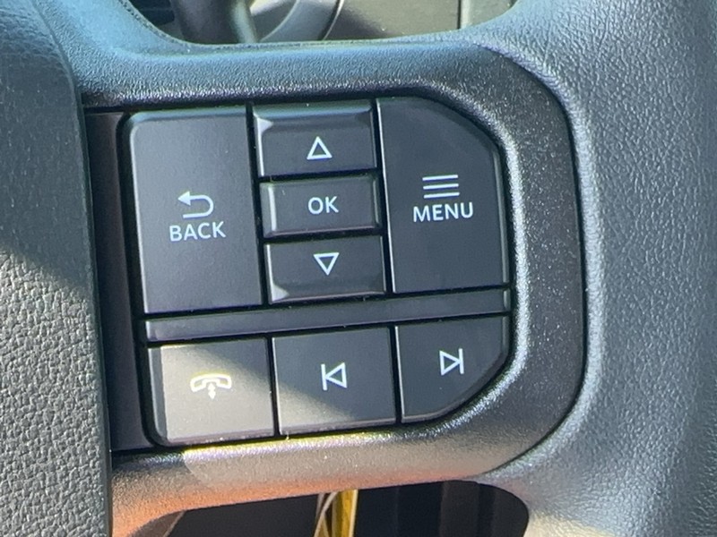 Ford F-150 Vehicle Full-screen Gallery Image 14