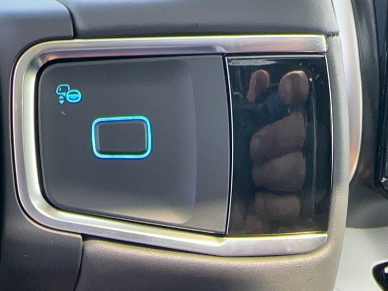Ford Expedition Max Vehicle Full-screen Gallery Image 16