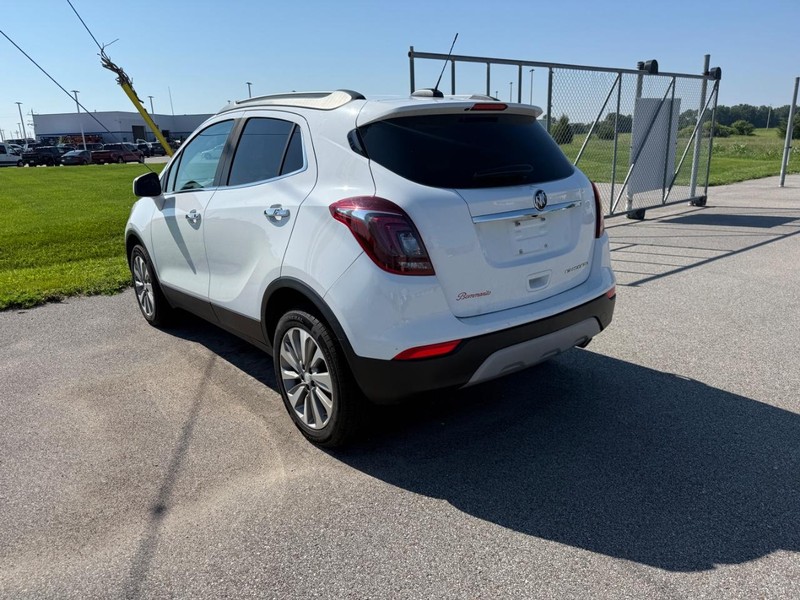 Buick Encore Vehicle Full-screen Gallery Image 03