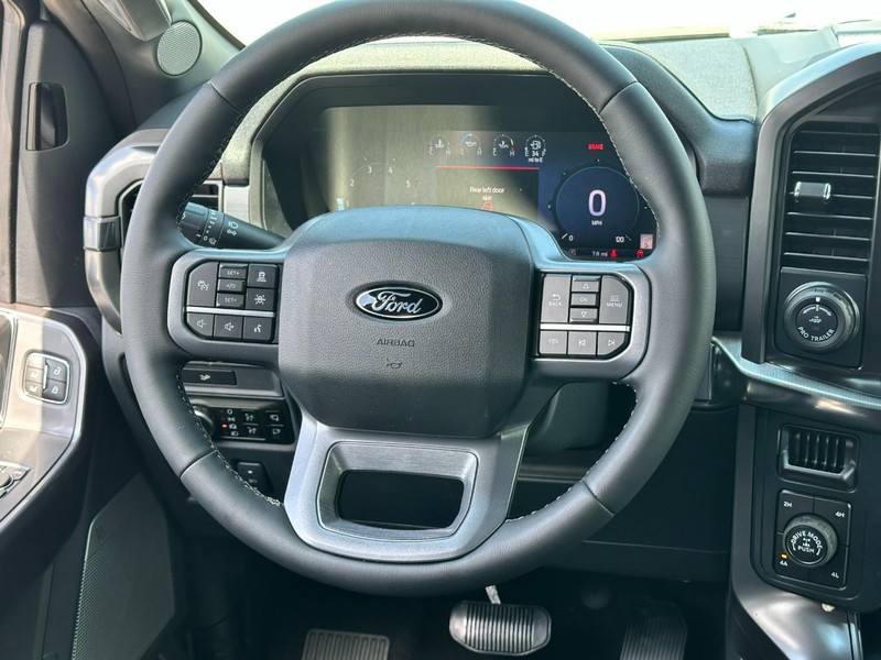 Ford F-150 Vehicle Full-screen Gallery Image 6