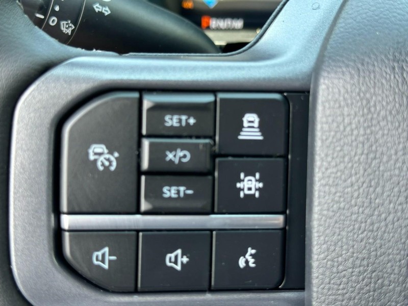 Ford F-150 Vehicle Full-screen Gallery Image 12