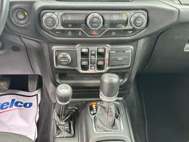 Jeep Wrangler Unlimited Vehicle Full-screen Gallery Image 14