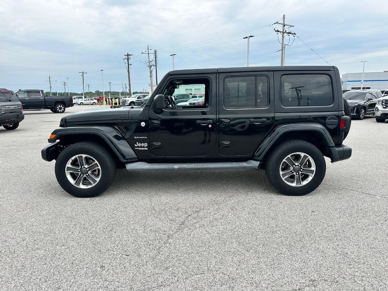 Jeep Wrangler Unlimited Vehicle Full-screen Gallery Image 2