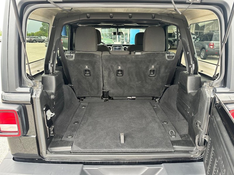 Jeep Wrangler Unlimited Vehicle Full-screen Gallery Image 5